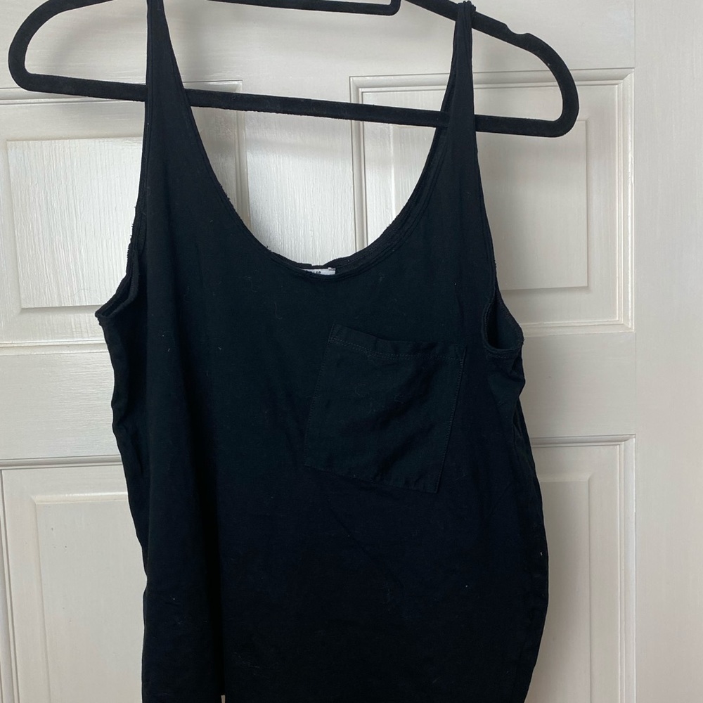 Top Black Tank with pocket